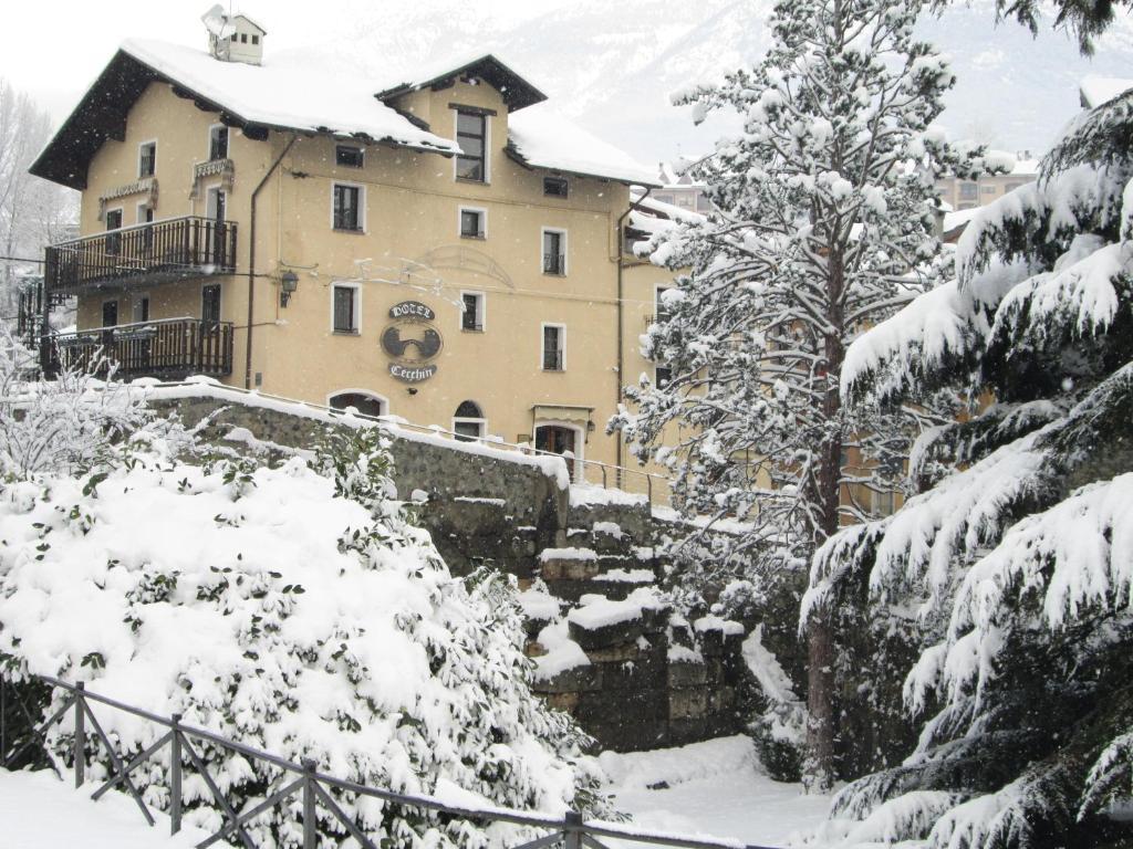 Hotel Cecchin Aosta Exterior photo